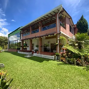 12 Palmas- Aeropuerto Jmc Bed and breakfast