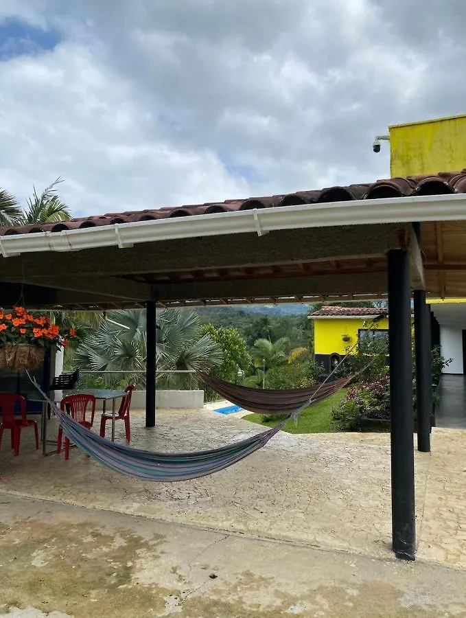 Hosteria Blanco Y Negro San Carlos Colombia